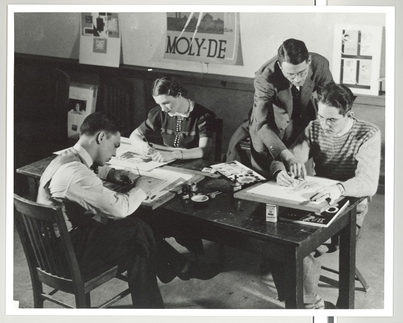 Photo of students in an art class, circa late 1930s