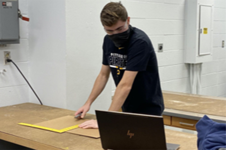 Students working in EGR 103 class during the Fall 2020 semester.