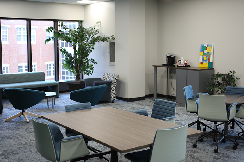 scholars commons is a space for faculty and graduate students to complete research.
