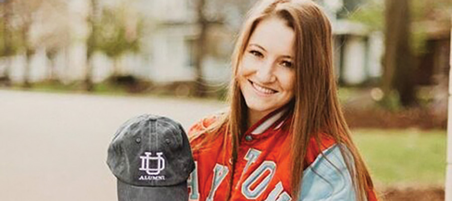 Danielle Ruffolo ’19, inventor of Handy Hats