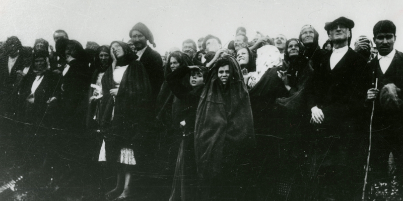 photograph of pilgrims at Fatima