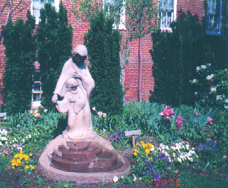 Annapolis Mary Garden : University of Dayton, Ohio