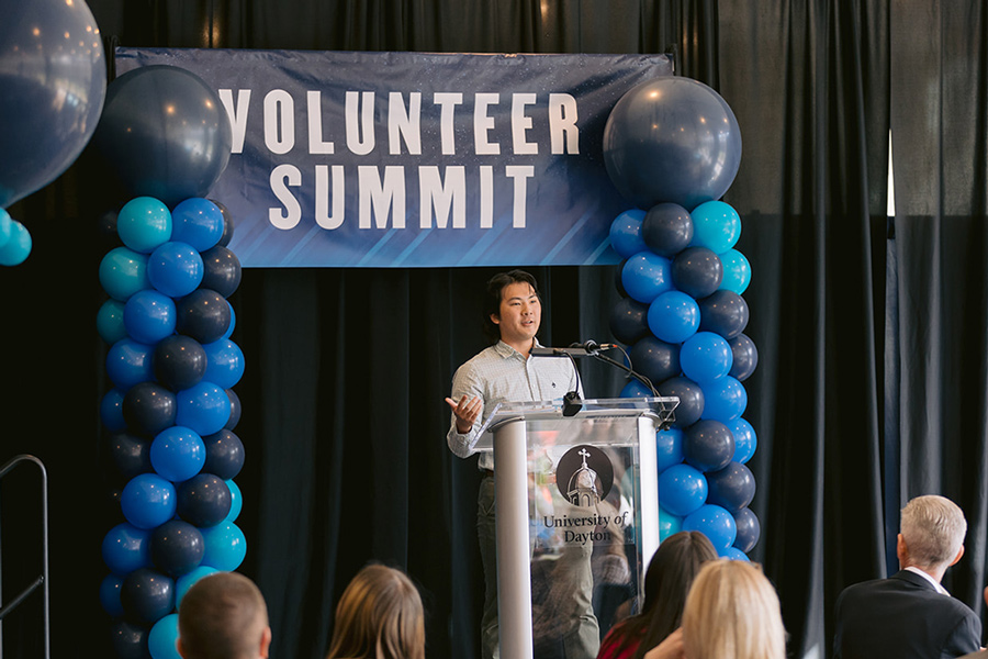 Volunteer Summit speaker and audience